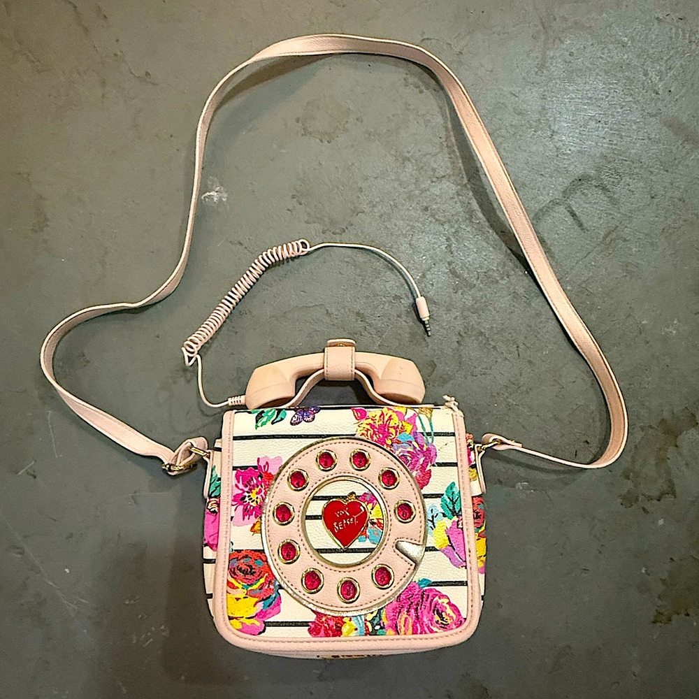 BETSEY JOHNSON RETRO PHONE CROSSBODY PURSE, ONE SIZE, FLORAL